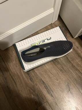 Flexus by Spring Step Centrics Women's Perforated Slip-On Sneaker size 41